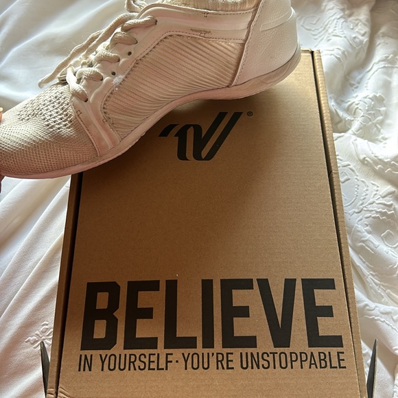 varsity v4x cheerleading sneakers, tennis shoes, all white - Picture 3 of 3